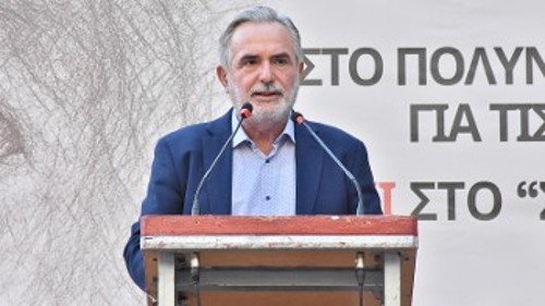 O κεντρικός ομιλητής Βασίλης Τσιλιγιάννης, σμήναρχος ε.α.