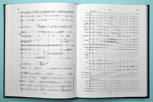 Παρτιτούρες της «Εβδομης Συμφωνίας», της επονομαζόμενης του Λένινγκραντ, η οποία γράφεται, κατά τη διάρκεια της πολιορκίας της πόλης από τους Γερμανούς εισβολείς