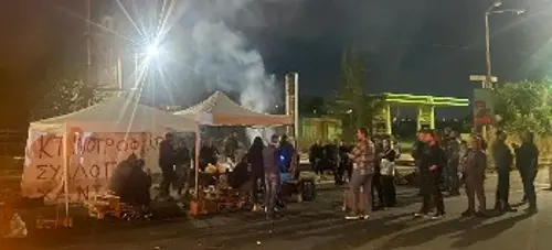 Το μπλόκο που έχει στηθεί στα Χανιά