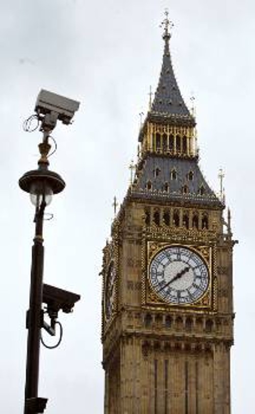 Κάμερες παρακολούθησης στο Λονδίνο. Θα καταγράφουν τις «απαράδεκτες συμπεριφορές» των μεταναστών «διά τα περαιτέρω»...