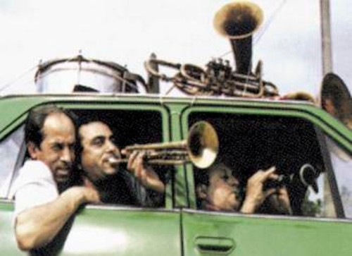 Συναυλία με τίτλο«Ταξιδεύοντας... με τους πρόσφυγες» με κλαρίνα, σαντούρια, λύρες και φωνές σε γοητευτικές γλώσσες