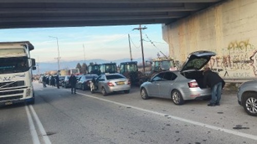 Οδηγοί ταξί στο μπλόκο του Φιλώτα στη Δυτική Μακεδονία