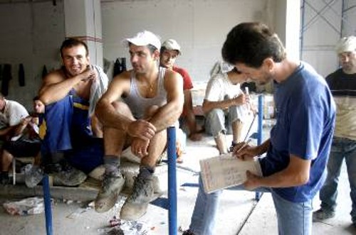 Εργάτη τον εργάτη οι οικοδόμοι της Αθήνας δίνουν τη μάχη για την επιτυχία της Γενικής Συνέλευσης και των εκλογών του Συνδικάτου