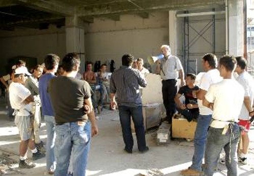 Τα δεδουλευμένα ενάμιση μήνα πήραν οι εργαζόμενοι της «Ιονικής Κατασκευαστικής», μετά από επίσχεση εργασίας. Επιτακτική ανάγκη η ενίσχυση του ταξικού αγώνα, τόνισαν μέλη του συνδικάτου που βρέθηκαν στο πλευρό τους