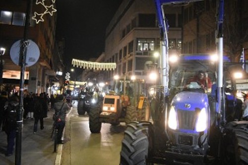 Τα τρακτέρ διαδήλωσαν στο κέντρο της Λάρισας χθες