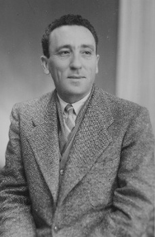 Ο Νικηφόρος Βρεττάκος και ο Στρατής Δούκας, που πήραν τα ηνία στη διεύθυνση του περιοδικού μετά την εξορία του ιδρυτή και πρώτου διευθυντή