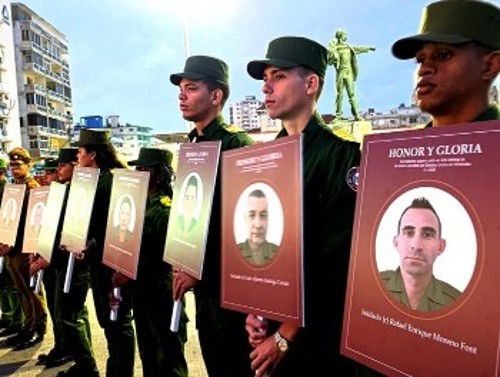Πορτρέτα με τους στρατιωτικούς που έπεσαν στη Βενεζουέλα
