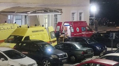 Στο Σκυλίτσειο Νοσοκομείου του νησιού, το βράδυ της 3 Φλεβάρη οι υγειονομικοί έδωσαν με αυταπάρνηση τη μάχη για να σωθούν ζωές