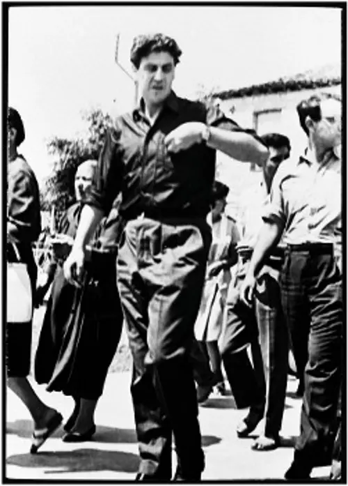 Ο Μίκης Θεοδωράκης σε νεαρή ηλικία