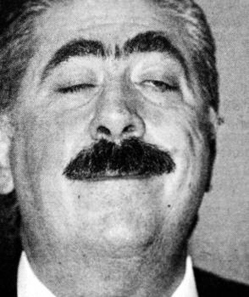 Μπέος, Κούγιας, ε, κρίμα δεν είναι να μη συμμετέχει και ο εικονιζόμενος κ. Μάκης Ψωμιάδης στην ΕΠΑΕ;