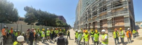 Περιοδεία του Συνδικάτου Οικοδόμων σε εργοτάξιο στον Πειραιά