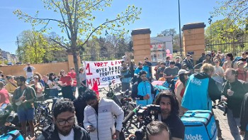 Από την πρωτομαγιάτικη συγκέντρωση των διανομέων της «Wolt» στην Κοπεγχάγη