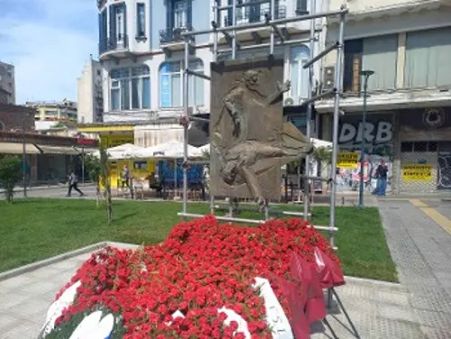 Το Μνημείο του Καπνεργάτη