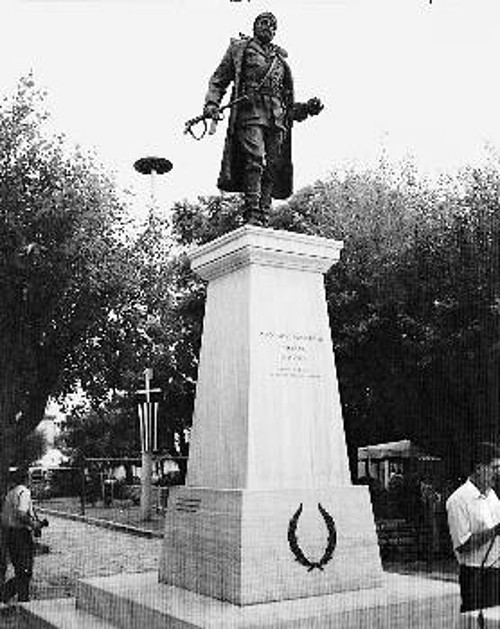 Αποψη από την εκδήλωση -αποκαλυπτήρια του ανδριάντα του Καπετάν Νικήτα
