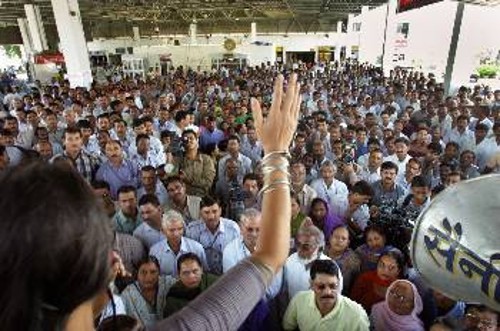 Από μεγάλη πρόσφατη απεργιακή κινητοποίηση των Ινδών εργαζομένων στα ταχυδρομεία