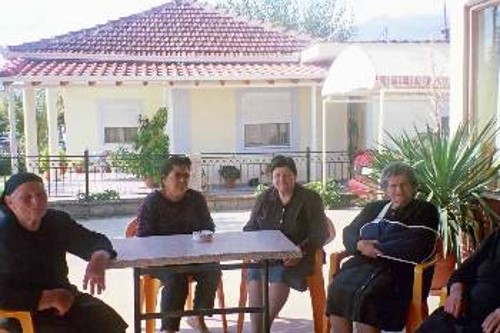 Με τις γυναίκες του Δενδροχωρίου