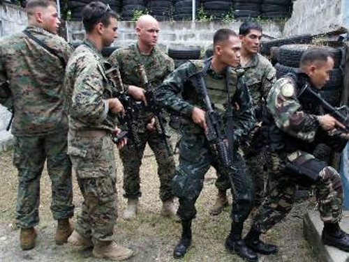 Από κοινά στρατιωτικά γυμνάσια ΗΠΑ - Φιλιππίνων