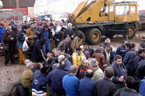 Από τη Ζώνη στην Κυνοσούρα για το μεροκάματο. Για τα κέρδη τους, οι εργολάβοι δε διστάζουν να στείλουν τους εργάτες ακόμα και μέσα στον καρκίνο...