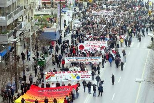 Ανεργία και Συλλογικές Συμβάσεις θα βρεθούν στο επίκεντρο της δράσης του ΠΑΜΕ το αμέσως επόμενο διάστημα