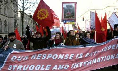 Πέντε χρόνια μετά το αντικομμουνιστικό μνημόνιο, το Συμβούλιο της Ευρώπης επανέρχεται με ένα ακόμα αντιδραστικό ψήφισμα (φωτ. από κινητοποίηση Κομμουνιστικών και Εργατικών Κομμάτων στο Στρασβούργο το Γενάρη του 2006)