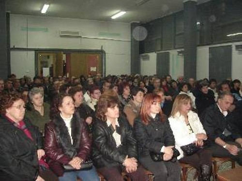 Κατάμεστο και χτες το Εργατικό Κέντρο Νάουσας στην εκδήλωση για την προετοιμασία της σημερινής κινητοποίησης