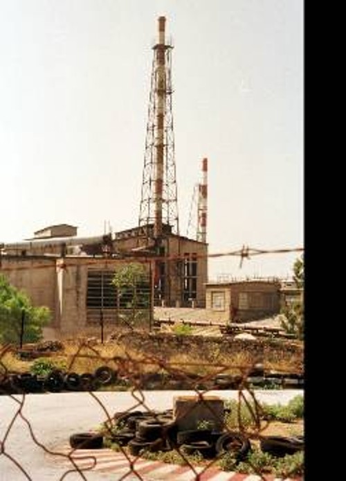 Το εργοστάσιο λιπασμάτων στη Δραπετσώνα σε εικόνα του 1999
