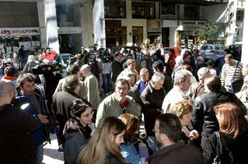 Ναυτεργάτες και εργαζόμενοι του Πειραιά «έζωσαν» τα δικαστήρια την ώρα που εκδικαζόταν η κατάπτυστη προσφυγή των εφοπλιστών