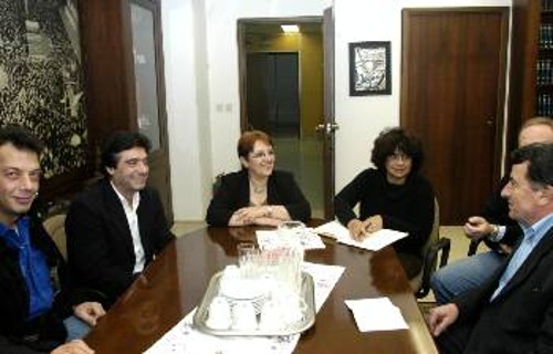 Από τη χτεσινή συνάντηση της ΓΓ της ΚΕ του ΚΚΕ με το ΔΣ της ΟΛΜΕ