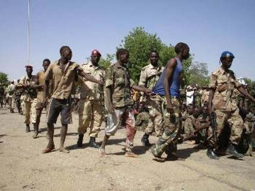 Αιχμάλωτοι αντάρτες από τον στρατό του Τσαντ