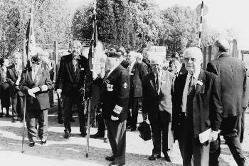 Από την κατάθεση στεφάνου στο μνημείο του στρατοπέδου Breendock