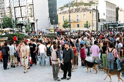 Στιγμιότυπο από τη χτεσινή συναυλία στα Προπύλαια
