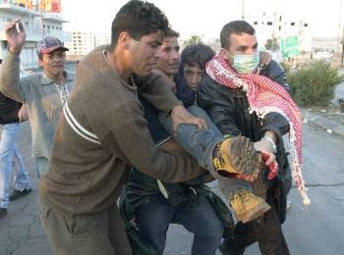 Τα θύματα των Παλαιστινίων ξεπερνούν τα 200, είπε στην αντιπροσωπεία του ΚΚΕ ο Γιάσερ Αραφάτ