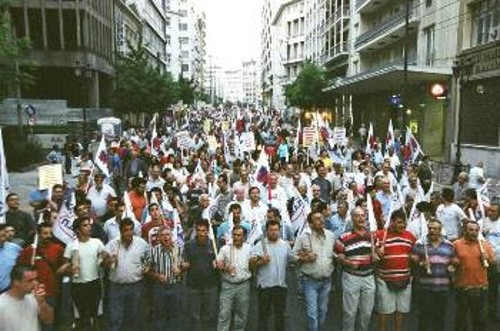 Από διαδήλωση του ΠΑΜΕ για την κοινωνική ασφάλιση τον περασμένο Ιούνη