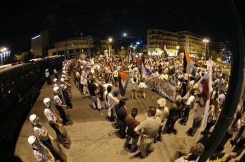 Από την πρόσφατη συγκέντρωση και πορεία στην αμερικάνικη και την ισραηλινή πρεσβεία