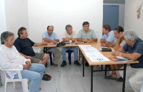 Από τη συνάντηση του κλιμακίου της ΝΕ Αττικής του ΚΚΕ με τα μέλη του Συλλόγου