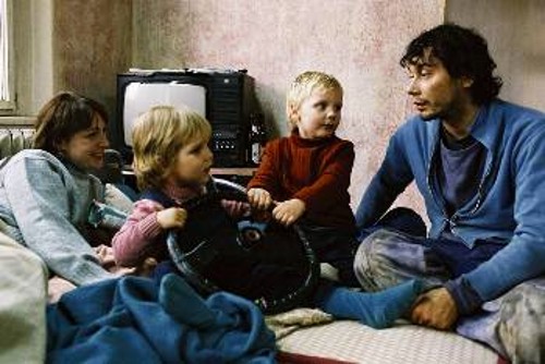 «Κάτι σαν ευτυχία» του Μπόχνταν Σλάμα