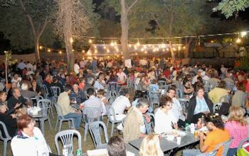 Αποψη από το λαϊκό γλέντι