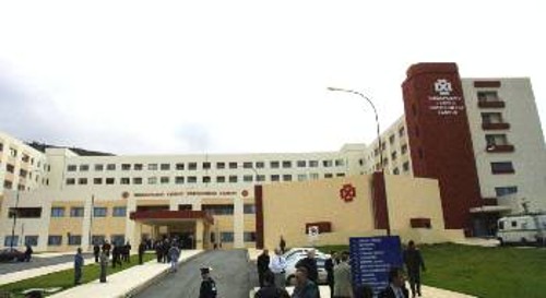 Να ξεφύγουν τα νοσοκομεία «από το σφιχτό εναγκαλισμό τους με την κρατική γραφειοκρατία» και να περάσουν στους ιδιώτες προτείνει το ΠΑΣΟΚ
