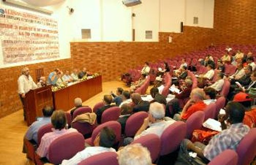 Από τις εργασίες του Συνεδρίου. Στο βήμα ο Γιάννης Πάσουλας