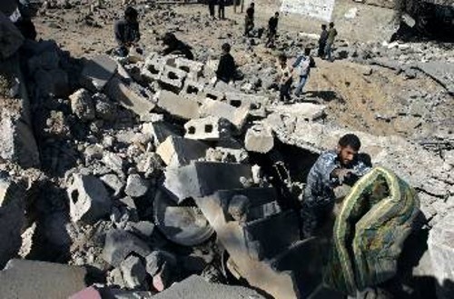 Οι ισραηλινοί πύραυλοι σκορπάνε καθημερινά το θάνατο στις παλαιστινιακές συνοικίες στη Βόρεια Γάζα