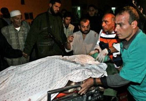 Πρωί πρωί βομβάρδισαν χτες τα ισραηλινά ελικόπτερα λαϊκή συνοικία στη Βόρεια Γάζα