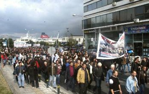 Τους αγώνες των εργαζομένων και την πρωτοπορία τους έχουν βάλει στο στόχαστρο οι δυνάμεις της συναίνεσης στον Πειραιά