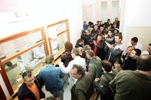 Από παλιότερη κινητοποίηση των εργαζομένων στον «Ευαγγελισμό» ενάντια στο χαράτσι των εξετάσεων
