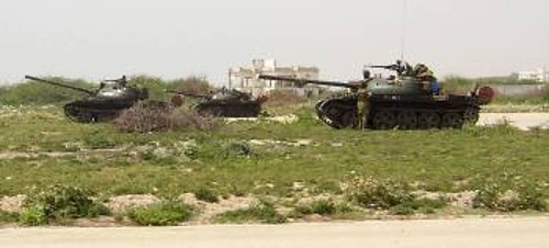 Αιθιοπικά άρματα μάχης, με τη στήριξη των ΗΠΑ, προελαύνουν στην πρωτεύουσα Μογκαντίσου