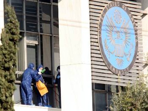 Ο ελληνικός λαός δεν έχει την πολυτέλεια να παρακολουθεί το σίριαλ των αστυνομικών ερευνών και να χάνει το κυρίαρχο, ότι δηλαδή τα (αντι)τρομοκρατικά μέτρα στοχεύουν τον ίδιο