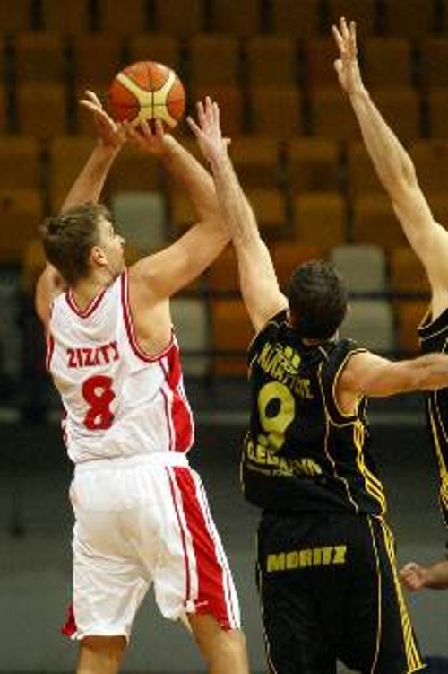Κρίσιμους αγώνες δίνουν σήμερα Ολυμπιακός και Αρης