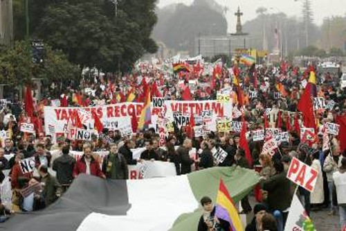 Από τη μεγάλη διαδήλωση στη Σεβίλλη την περασμένη Κυριακή