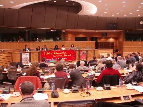 Αποψη της αίθουσας, κατά τη διάρκεια των εργασιών της συνάντησης στις Βρυξέλλες