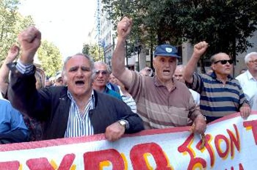 Η κοροϊδία σε βάρος των χιλιάδων συνταξιούχων πρέπει να πάρει απάντηση. ΝΔ και ΠΑΣΟΚ είναι αποκλειστικά υπεύθυνοι για τις συντάξεις πείνας και πρέπει να τιμωρηθούν