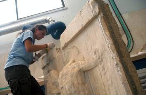 Εργασίες συντήρησης στο παλιό Μουσείο για τη μεταφορά των αρχαιοτήτων στο νέο